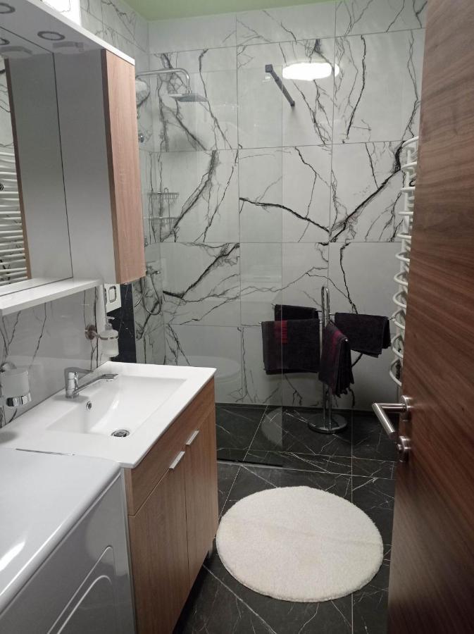 Aby Apartment สลาวอนสกีบรอด ภายนอก รูปภาพ